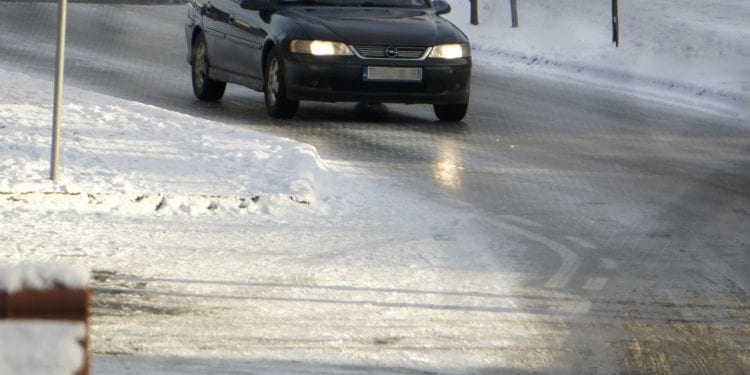 Nadchodzi atak zimy. IMGW wydał ostrzeżenia dla czterech województw