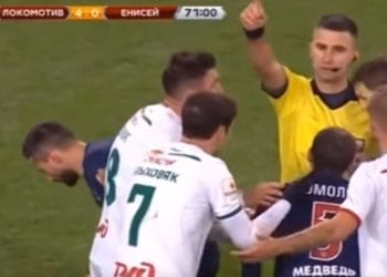 Grzegorz Krychowiak skrzywdzony przez sędziego?! Został wyrzucony z boiska, choć powtórki pokazują, że nie faulował [WIDEO]