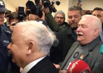 Kaczyński stanął oko w oko z Wałęsą. Ich wymiana zdań podbija internet [WIDEO]