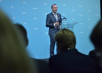 Weber będzie następcą Junckera? Największa frakcja w PE wybrała swojego kandydata