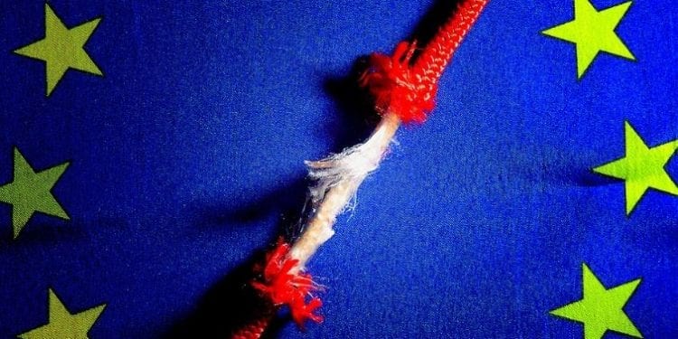 Dziennikarz zapowiedział spalenie flagi UE na wizji