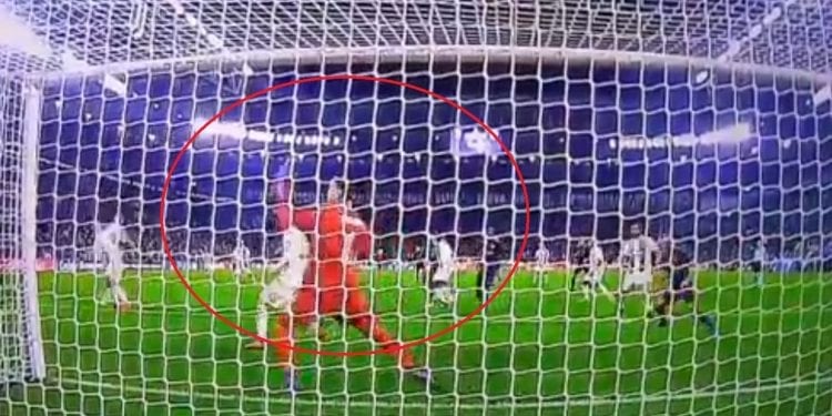 Wojciech Szczęsny bohaterem Juve. Kapitalna obrona Polaka [WIDEO]