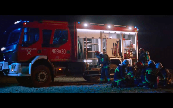 Volvo podziękowało polskim strażakom. Poruszająca kampania [WIDEO]