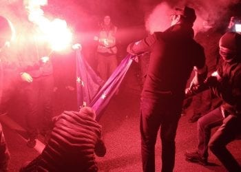 Flagę UE spalił prezes Młodzieży Wszechpolskiej