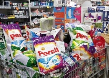 Za które kosmetyki i detergenty polscy konsumenci płacą więcej niż Niemcy? Znamy wyniki badania