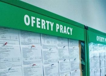 Etat w administracji publicznej traci na atrakcyjności. I nie zapewnia już bezpiecznego zatrudnienia