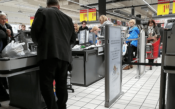 Wydłużony zakaz handlu: Kasjerzy nie są zainteresowani propozycją związkowców? Widać wyraźny podział