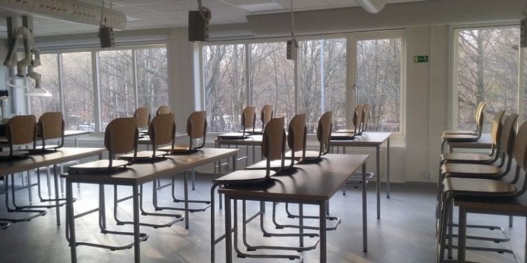 Szwecja: Uczeń zgwałcił nauczycielkę w klasie. Imigrant