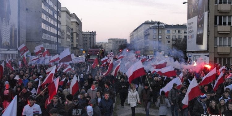 Najlepsze ujęcia z Marszu 11 listopada na jednym gifie