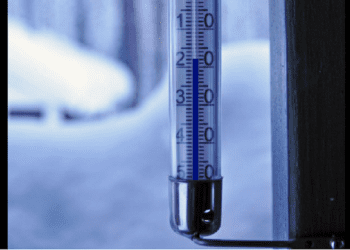 Dziś w nocy zmarło na mrozie pięć osób. Policja apeluje o czujność