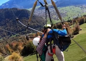 Pilot lotni zapomniał przypiąć swojego pasażera [WIDEO]