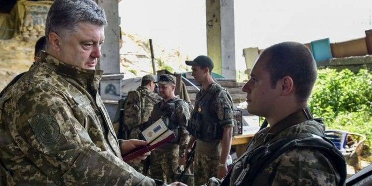 Stan wojenny na Ukrainie! Poroszenko podpisał dekret!