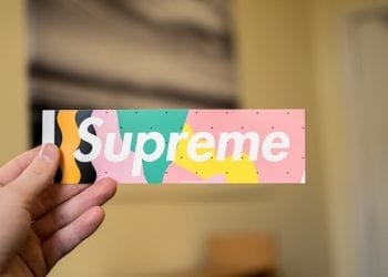 Zaskakująca kolekcja Supreme. Na koszulkach kobiety, które oskarżyły Trumpa o gwałt! [FOTO]