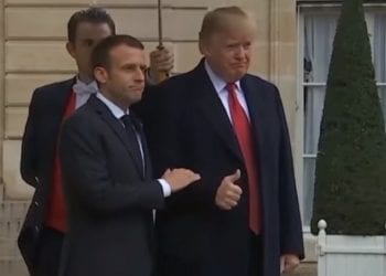 Zgrzyt na linii Trump-Macron. Nietypowe zachowanie amerykańskiego prezydenta