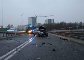 Elbląg: Po kolizji chciał rozstawić trójkąt ostrzegawczy. Zginął potrącony przez pijanego kierowcę [FOTO]