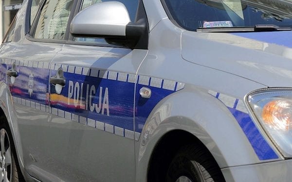 Wypadek na Dolnym Śląsku. 22-latek wpadł w poślizg i wjechał w 6-osobową rodzinę