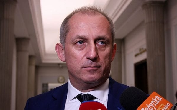 Obniżenie podatków i 500 zł dla osób z płacą minimalną. PO zaskakuje nowym programem