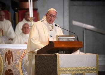 Dwóch kardynałów zdymisjonowanych przez papieża. Powodem udział w aferach pedofilskich