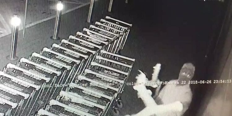 Częstochowa. Chcieli ukraść bankomat. Nic nie wyszło