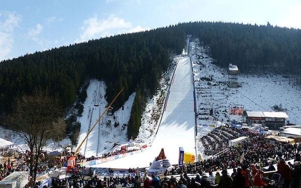 Złe wieści dla fanów skoków narciarskich. Najbliższe zawody Pucharu Świata odwołane!