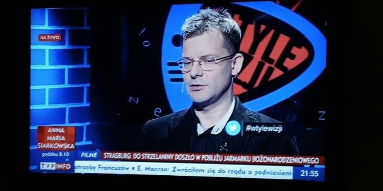 „Jaok” z pyta.pl prowadzącym „W tyle wizji” na antenie TVP Info