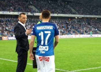 Piłkarz Lecha Poznań w koszulce Jagiellonii Białystok. Teraz przeprasza