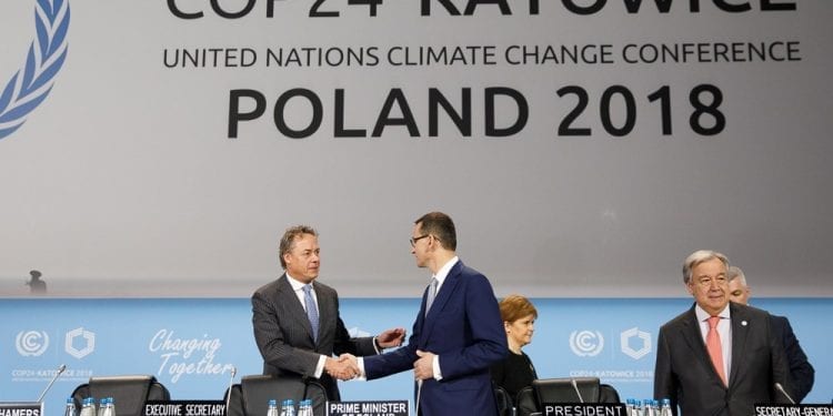 COP24. Strony szczytu klimatycznego przyjęły dokument końcowy