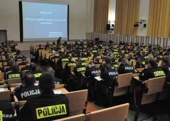 Policjanci uczą się tolerancji dla Romów i Żydów. Szkolenia organizuje Muzeum Polin