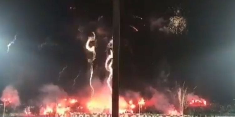 Przerwany mecz w Sosnowcu. Kibice zrobili sobie… wcześniejszego Sylwestra [WIDEO]