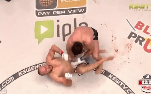 Walka wieczoru nie zawiodła. Tomasz Narkun znów zwycięża nad Mamedem Chalidowem! [WIDEO]