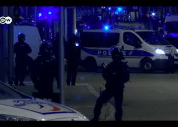 Polak usiłował powstrzymać zamachowca ze Strasburga. Teraz jest w stanie krytycznym