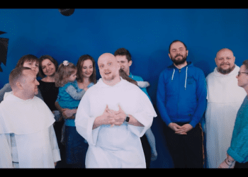 O. Adam Szustak rusza z „katolickim Netflixem”. Jest pierwszy spot [WIDEO]