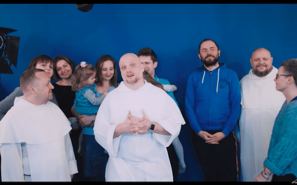 O. Adam Szustak rusza z „katolickim Netflixem”. Jest pierwszy spot [WIDEO]