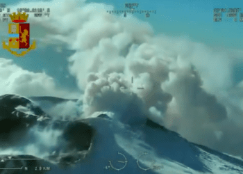 Tak wygląda krajobraz po erupcji Etny. Szokujące nagranie [WIDEO]