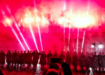 Tak Poznaniacy świętowali setną rocznicę Powstania Wielkopolskiego. Wspaniałe zdjęcia! [FOTO]