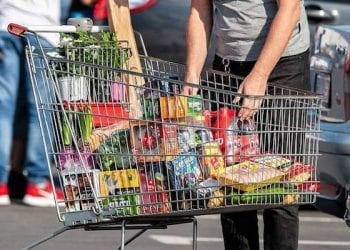 Analiza: Przez ostatni rok najbardziej zdrożało piwo jasne, a najmocniej staniała czekolada mleczna