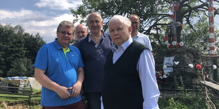 Brudziński wspomina wakacje. Nowe zdjęcia z Kaczyńskim