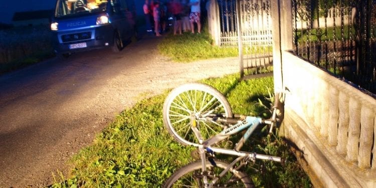 Skandaliczny wyrok ws. śmiertelnego wypadku dziecka. Kierowca prowadził po alkoholu i został… uniewinniony