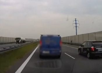 Blokował karetkę, która wiozła serce na przeszczep. Policja namierzyła kierowcę [WIDEO]