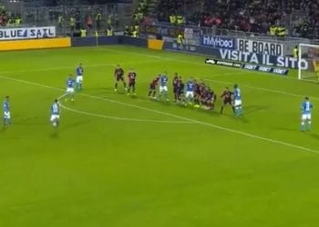 Milik dał zwycięstwo Napoli. Fenomenalny strzał z rzutu wolnego