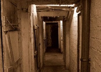 Brutalne zabójstwo w Wigilię. W piwnicy znaleziono ciało kobiety