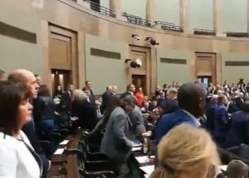 Ślubowanie Rzecznika Praw Dziecka. Część posłów wyszła z sali