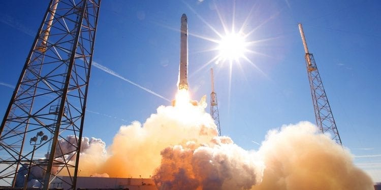 USA: Udany start rakiety Falcon 9 z polskim satelitą na pokładzie