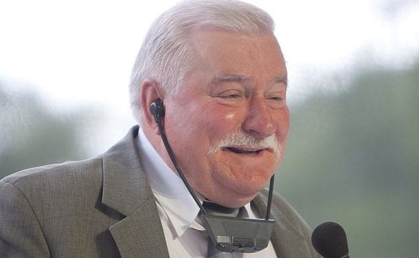 Amerykańska agencja prasowa pisze o stroju Wałęsy na pogrzebie Busha