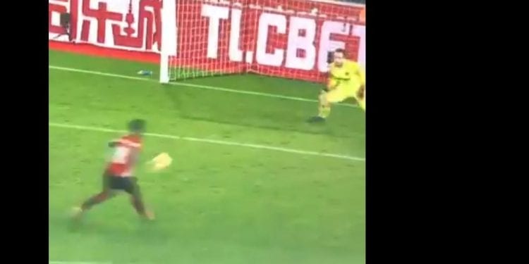 Fenomenalny występ Łukasza Fabiańskiego [WIDEO]