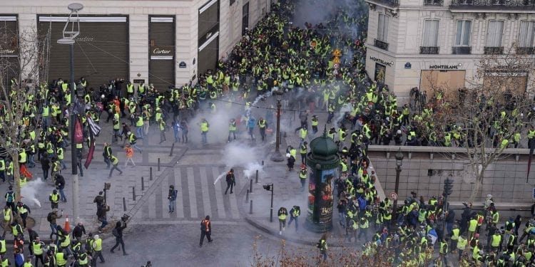 Polak potrącił członka „żółtych kamizelek”. Mężczyzna zmarł