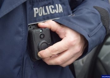Elbląg: Policjanci otrzymali kamery. „Pozwolą wyjaśnić sytuacje sporne”