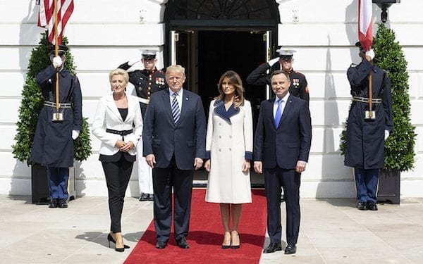 „Fort Trump” powstanie jeśli Polska zrezygnuje z Huawei? Zaskakujące doniesienia