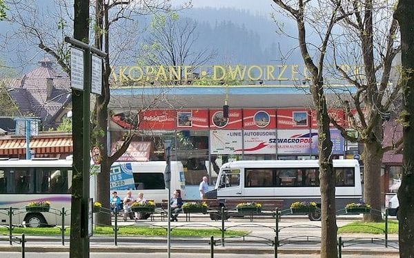 W autokarze do Zakopanego zmarł młody mężczyzna. Jechał na konkurs Pucharu Świata