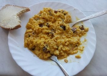 Nietypowe włamanie. W trakcie kradzieży złodziej zjadł jajecznicę z 12-jaj